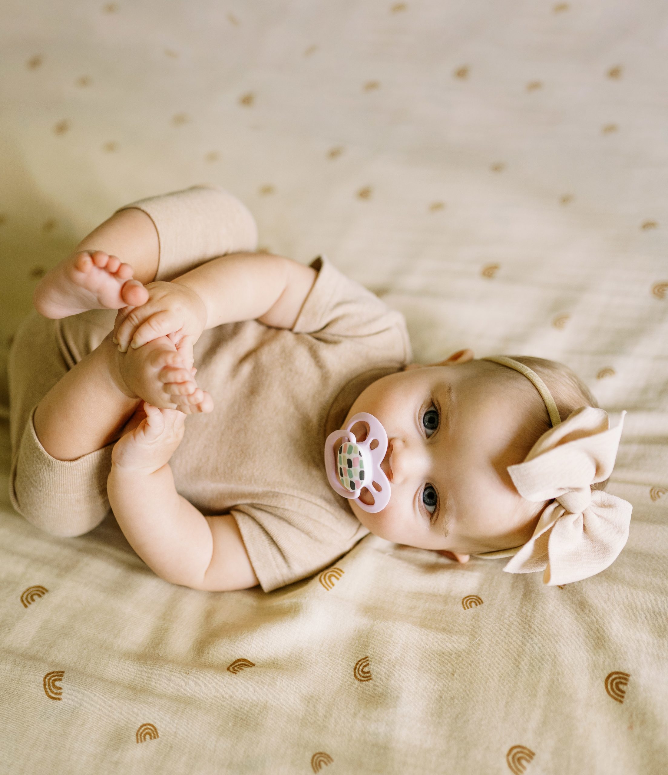 Lifestyle_Advantage_Pacifier_Stage_2_purple_paint_swatches_3